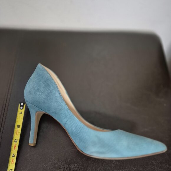 Blue Pumps - Picture 7 of 8
